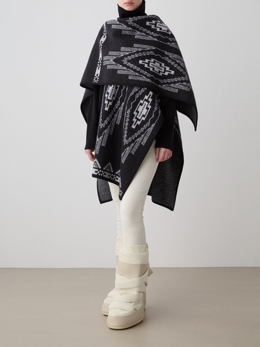 Kautokeino Poncho Black